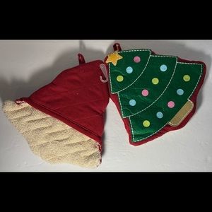 Holiday oven mitts